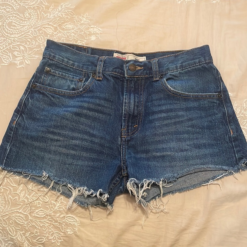 VINTAGE LEVI CUT-OFF SHORTS